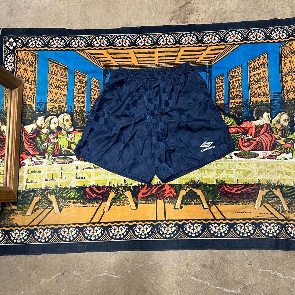 Vintage Umbro navy nylon soccer shorts Size medium 6" inseam made in usa 90s